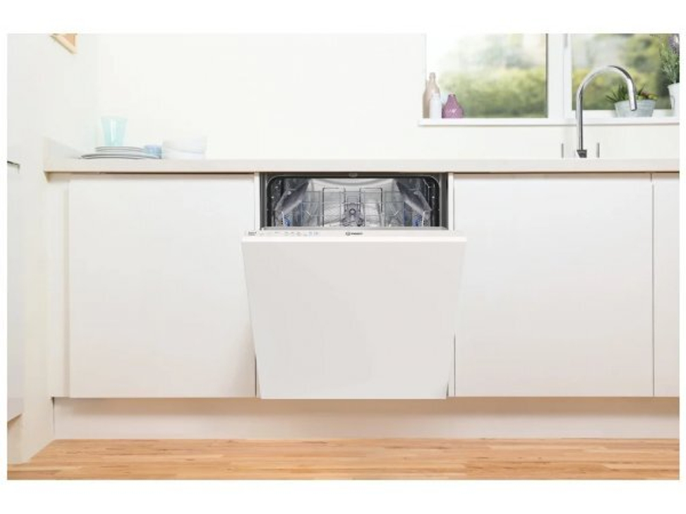 Встраиваемая посудомоечная машина Indesit DIE 2B19 A