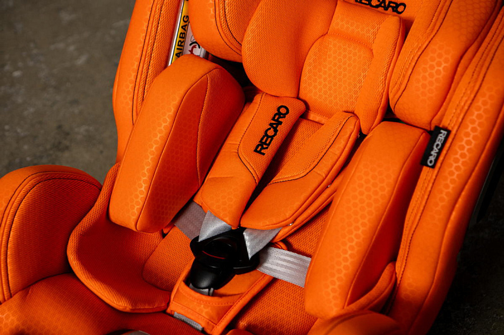 Автокресло Recaro Xenon 1 Vibrant Orange
