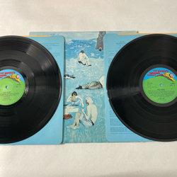 Винтажная виниловая пластинка LP Elton John Blue Moves (Англия 1976) Sorry Seems To Be The Hardest Word