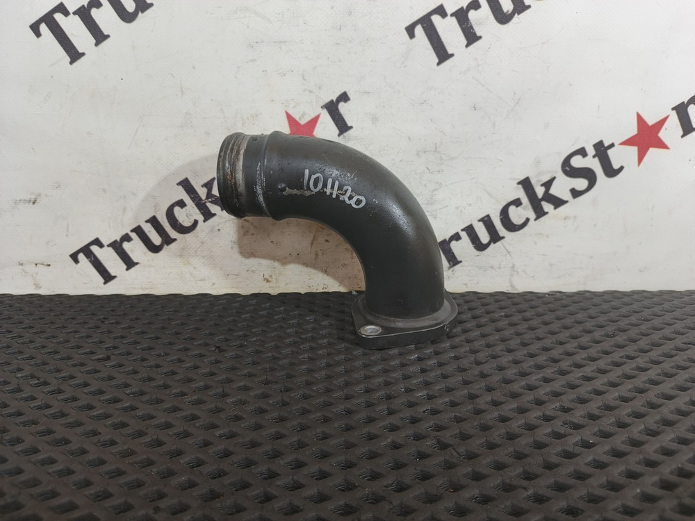 Патрубок системы охлаждения