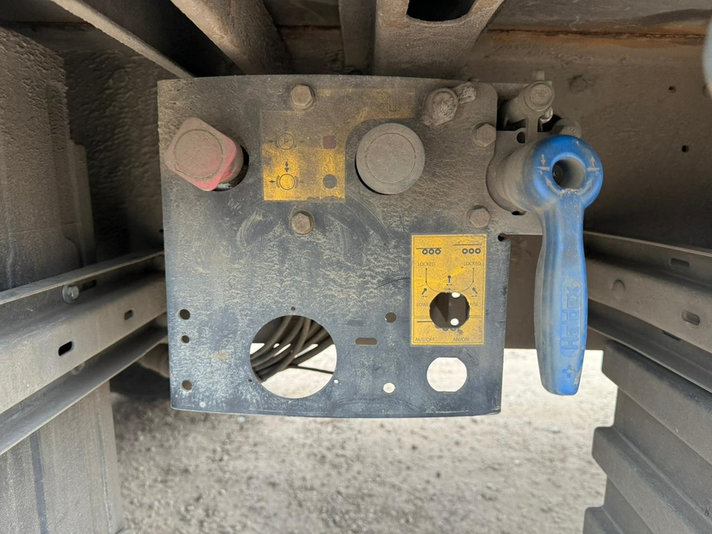 Schmitz Cargobull 9084 Полуприцеп шторный 9084