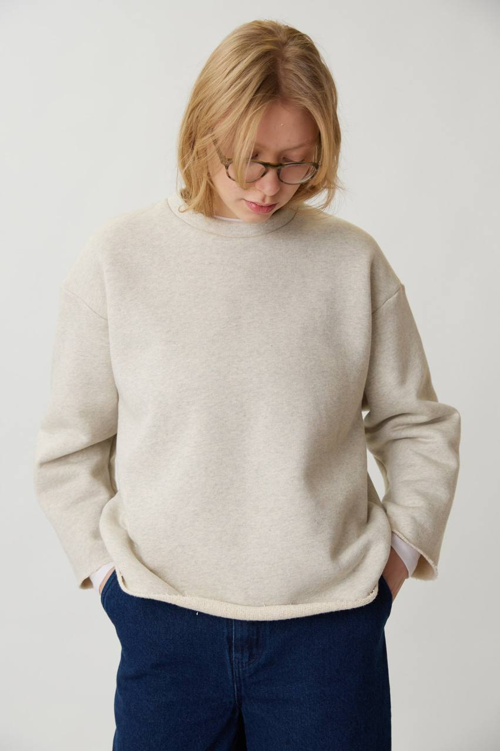 Объемный топ из серого футера