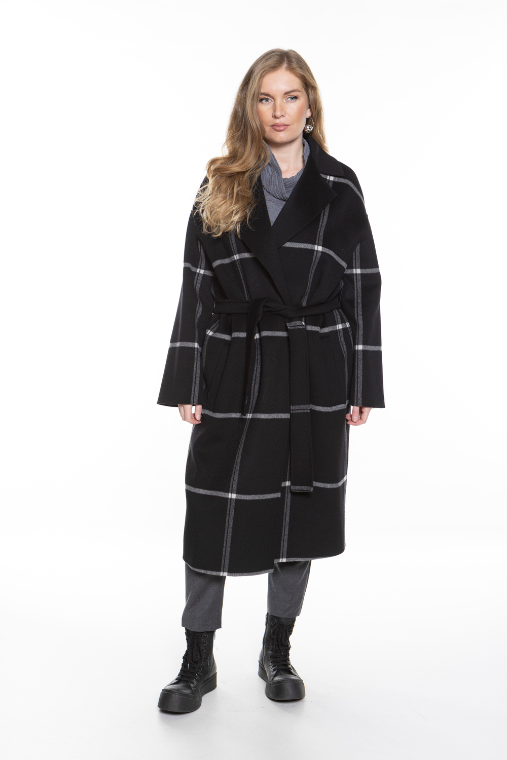 ШЕРСТЯНОЕ ЖАККАРДОВОЕ ПАЛЬТО