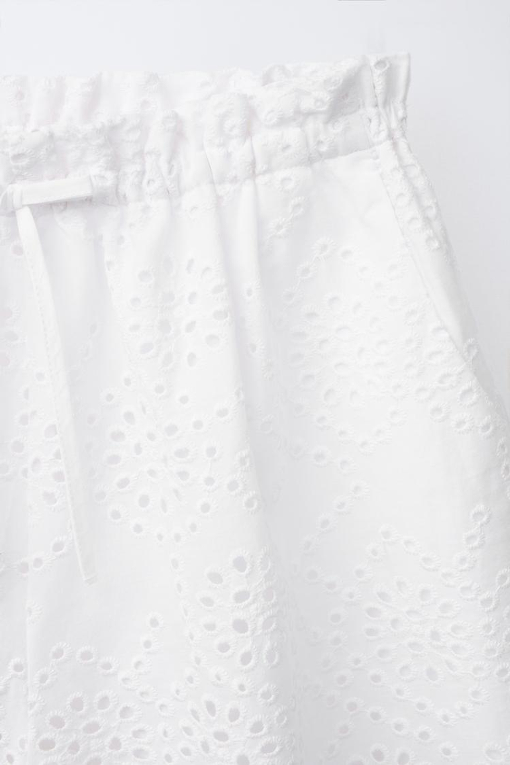 ZARA ШОРТЫ С ВЫШИВКОЙ «ШИФФЛИ», БЕЛЫЙ