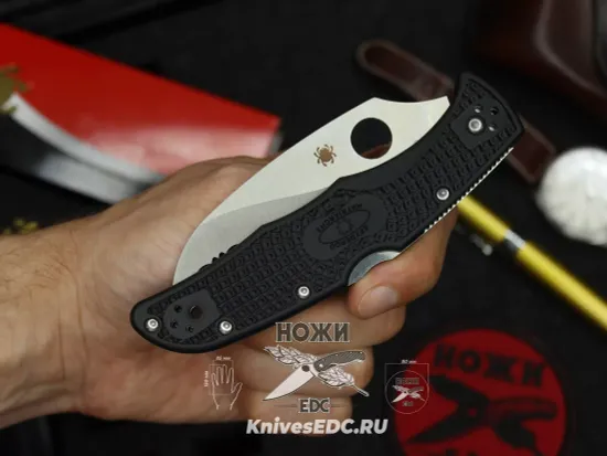 Складной нож Spyderco Matriarch 2 C12SBK2 c клинком из стали VG-10, рукоять FRN