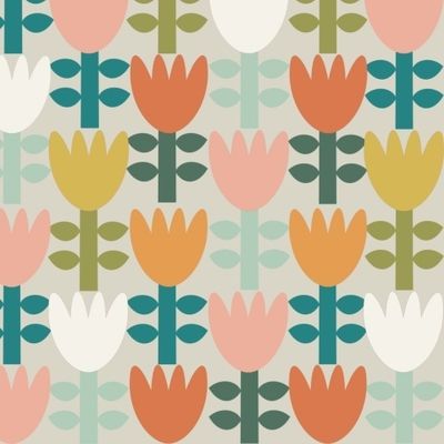 Тюльпаны на сером фоне