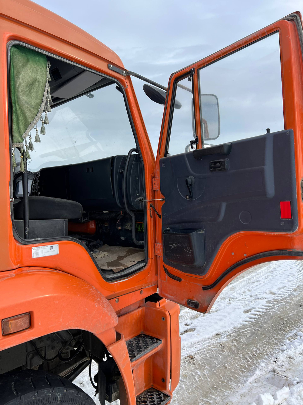 КамАЗ 6520 6x4 Самосвал 6520-3026041-53 (Дизельный, 11,8 л, 400 л.с., МТ)