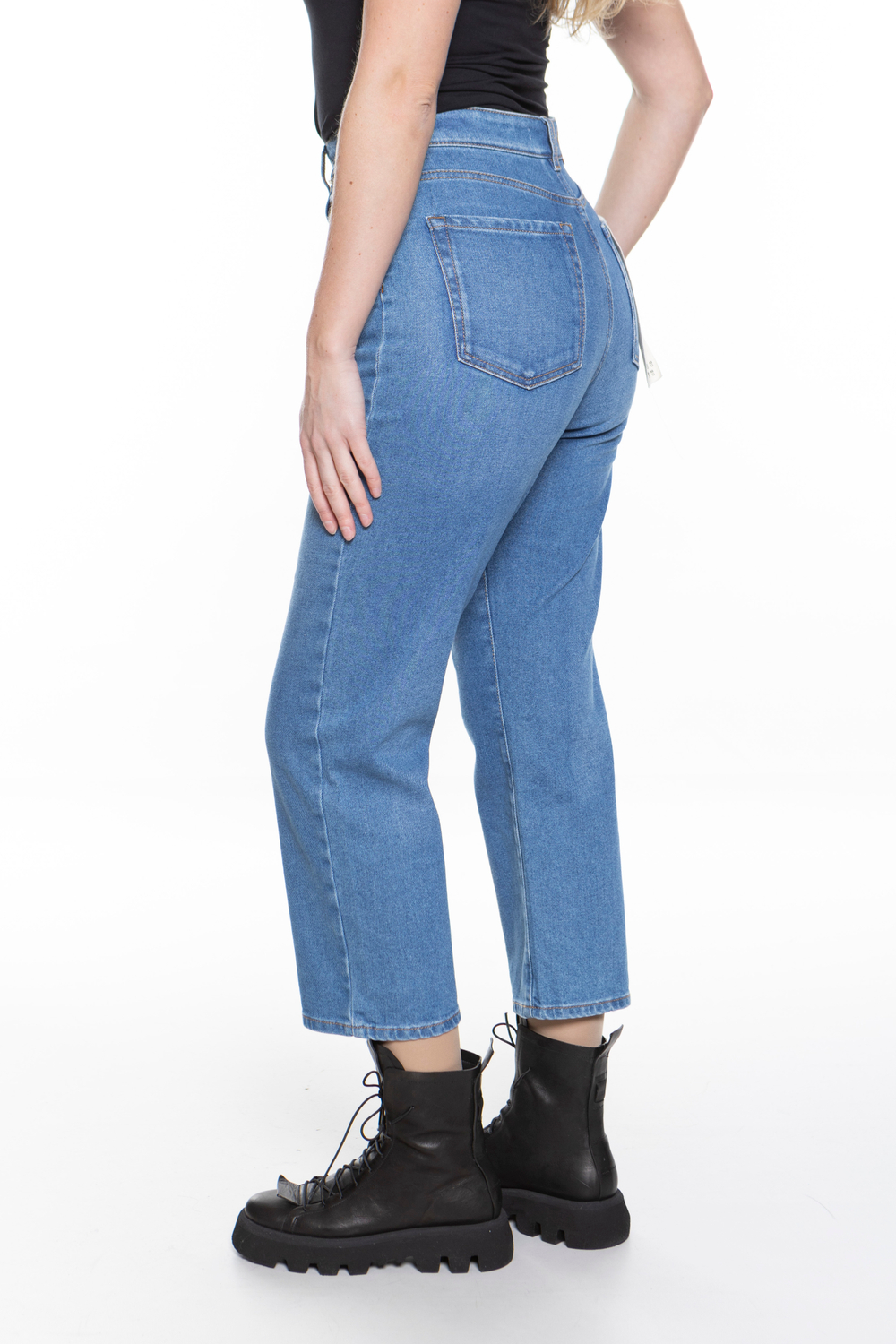 УКОРОЧЕННЫЕ ДЖИНСЫ ИЗ ДЕНИМА