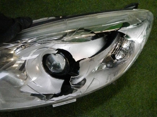 Битая Фара левая Mazda 5 CW (2010-2018) галоген