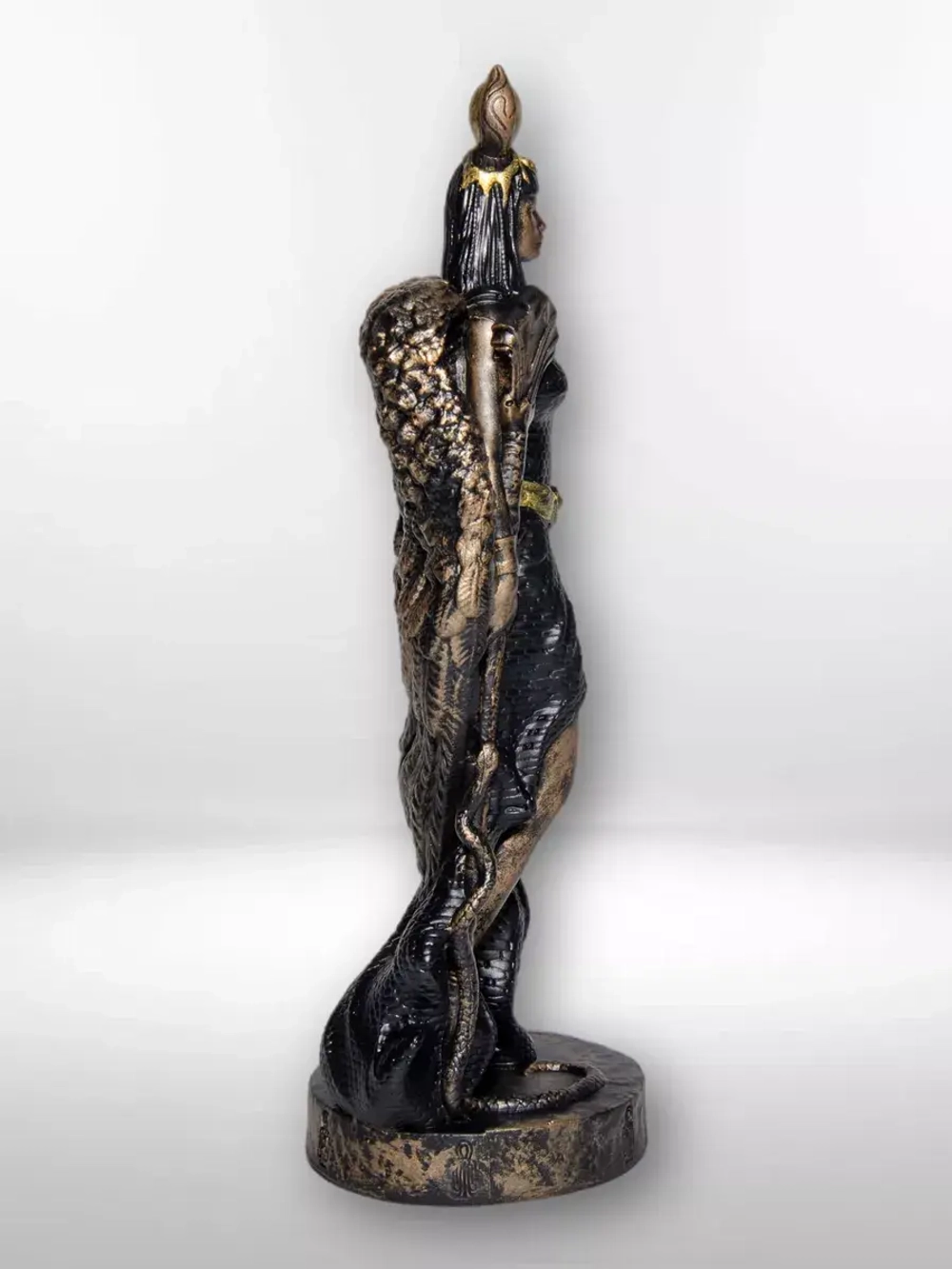 Коллекционная алтарная фигурка статуэтка Богиня Исида оберег