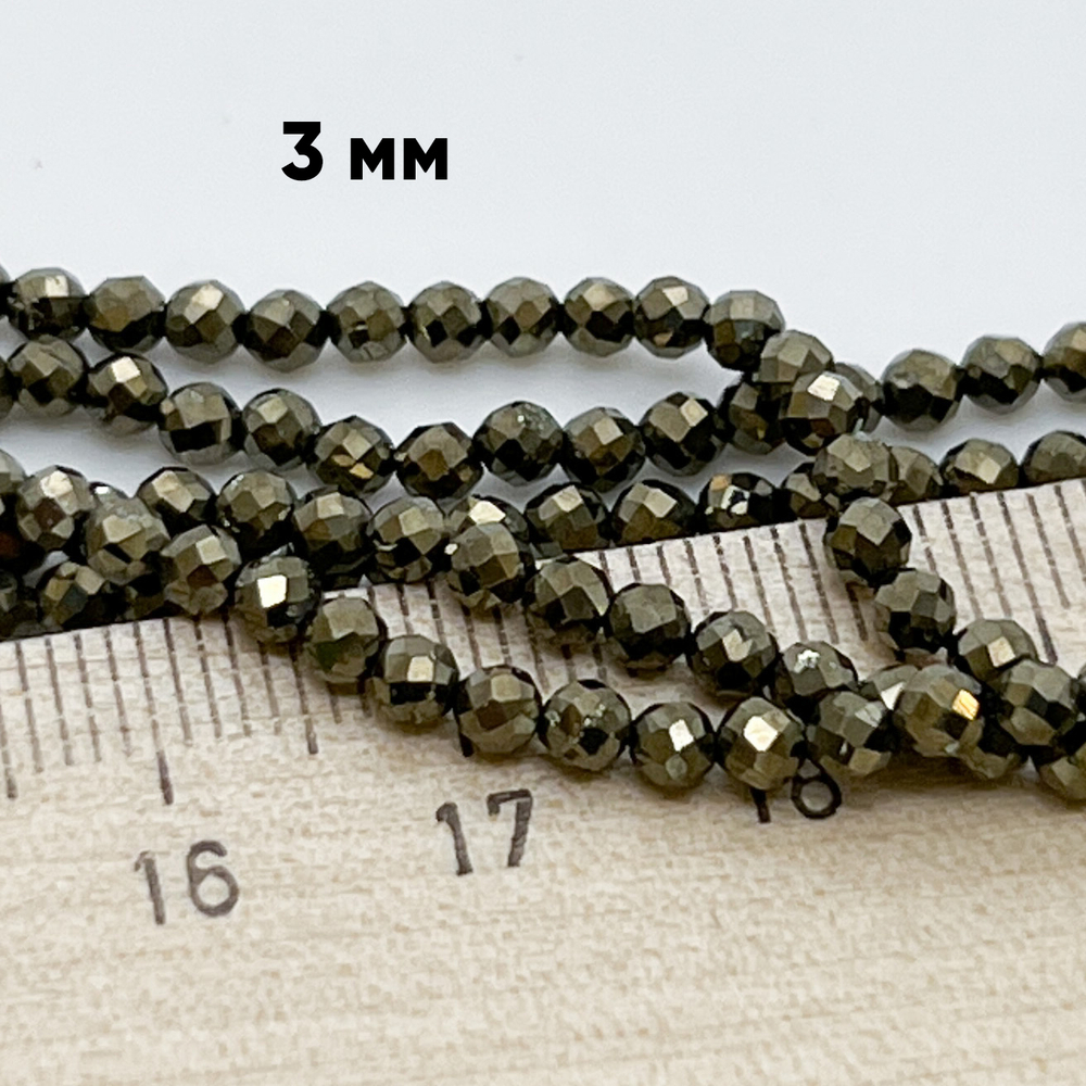 Пирит граненый бусины, размер около 3-3,2 мм, цена за отрезок 19 см (1/2 нити)
