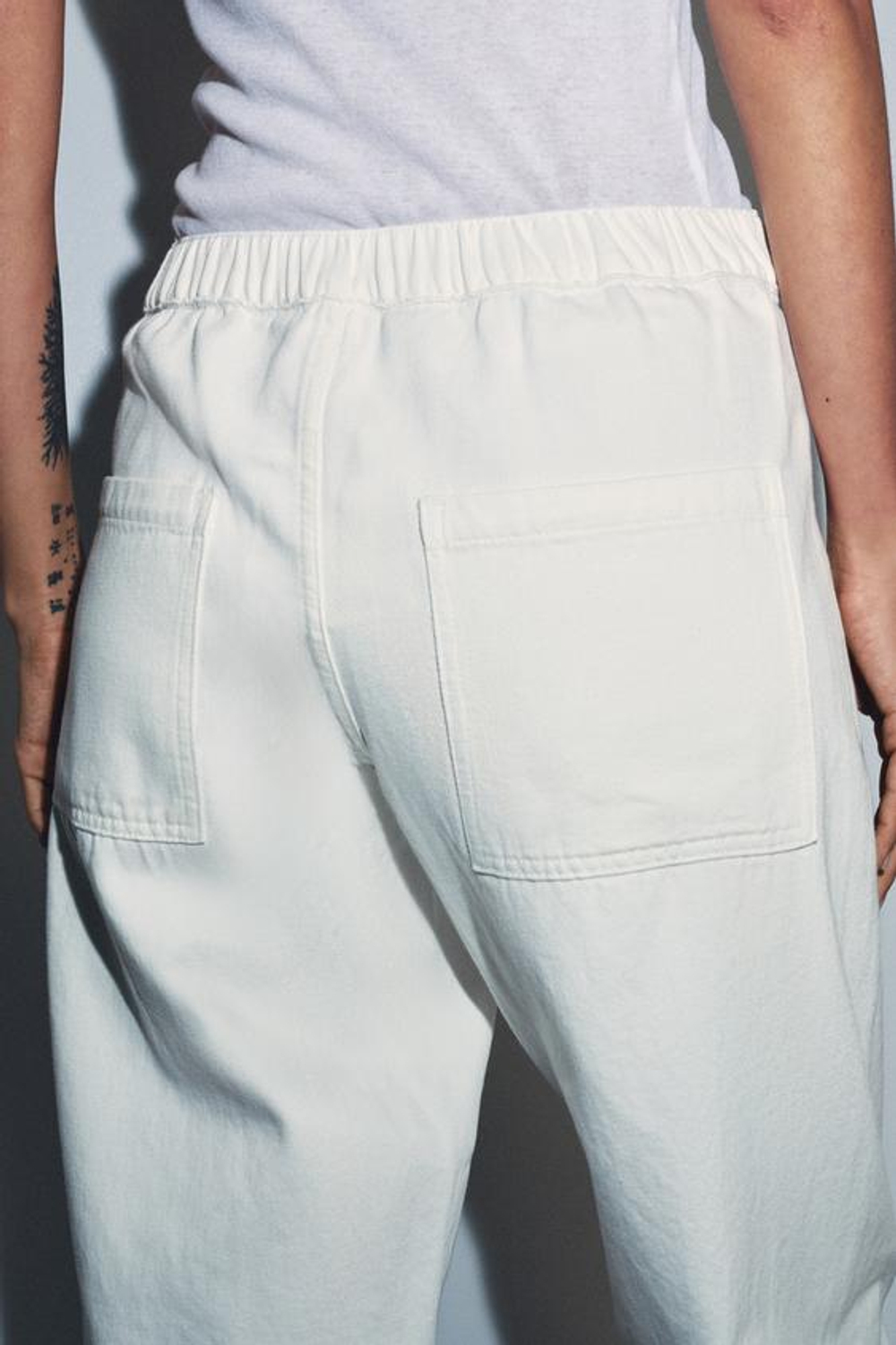 ZARA ДЖИНСЫ С КАРМАНАМИ — ZW COLLECTION, БЕЛЫЙ