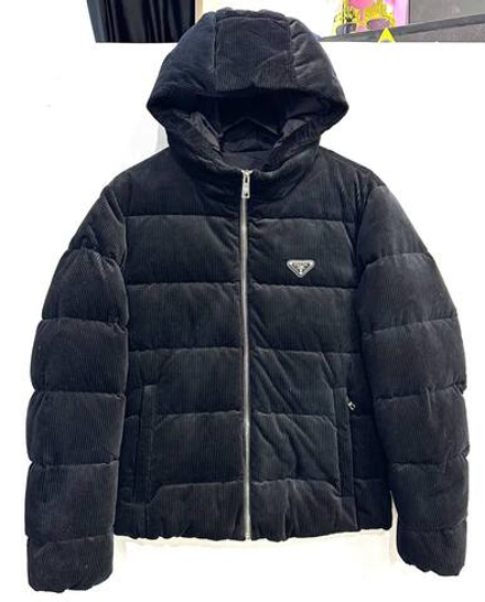 Пуховик Prada