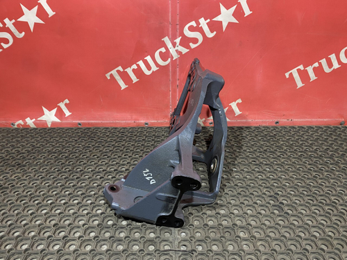 Кронштейн рессоры передней левый 2018г.