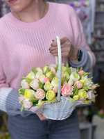 корзина с 55 тюльпанами из мыла