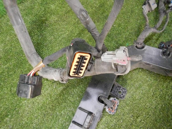 Проводка моторного отсека Genesis G90 (2016-2019)