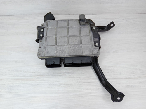 Блок управления двигателем Toyota Estima II 2azfe