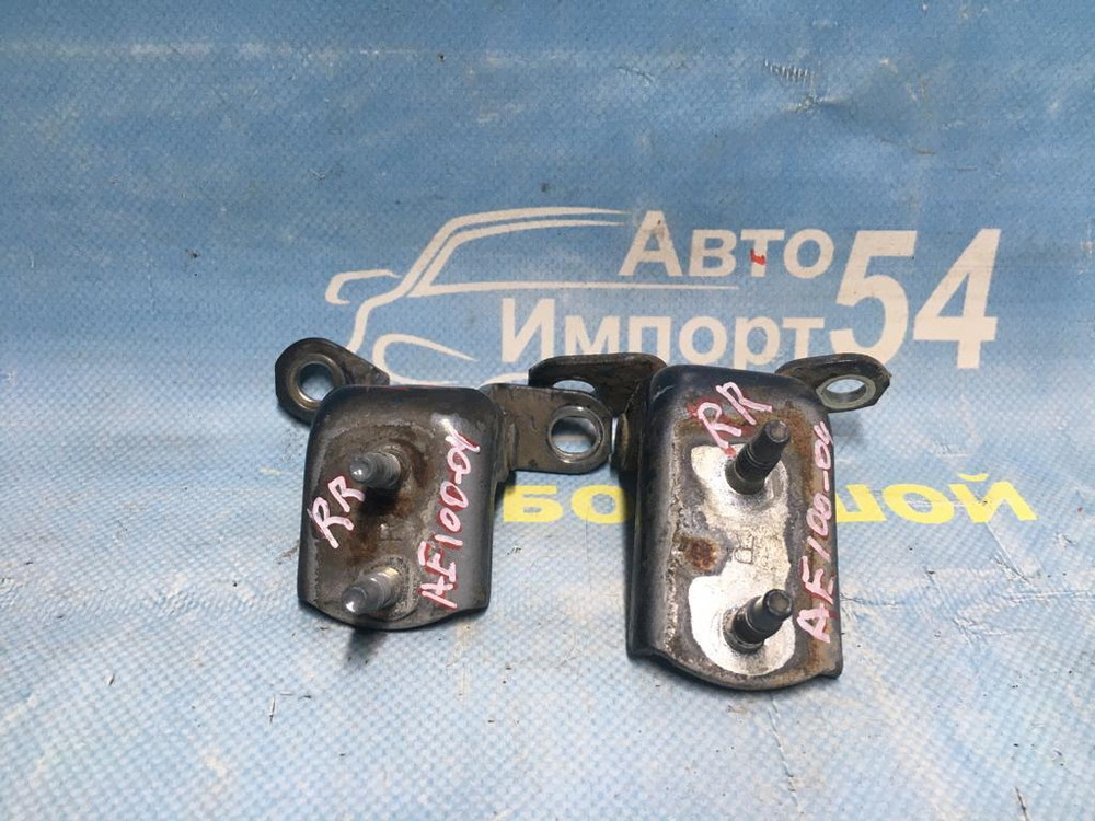 Петля двери задней правой TOYOTA SPRINTER 1993