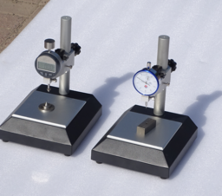 Asperity height gauge for textured geomembrane