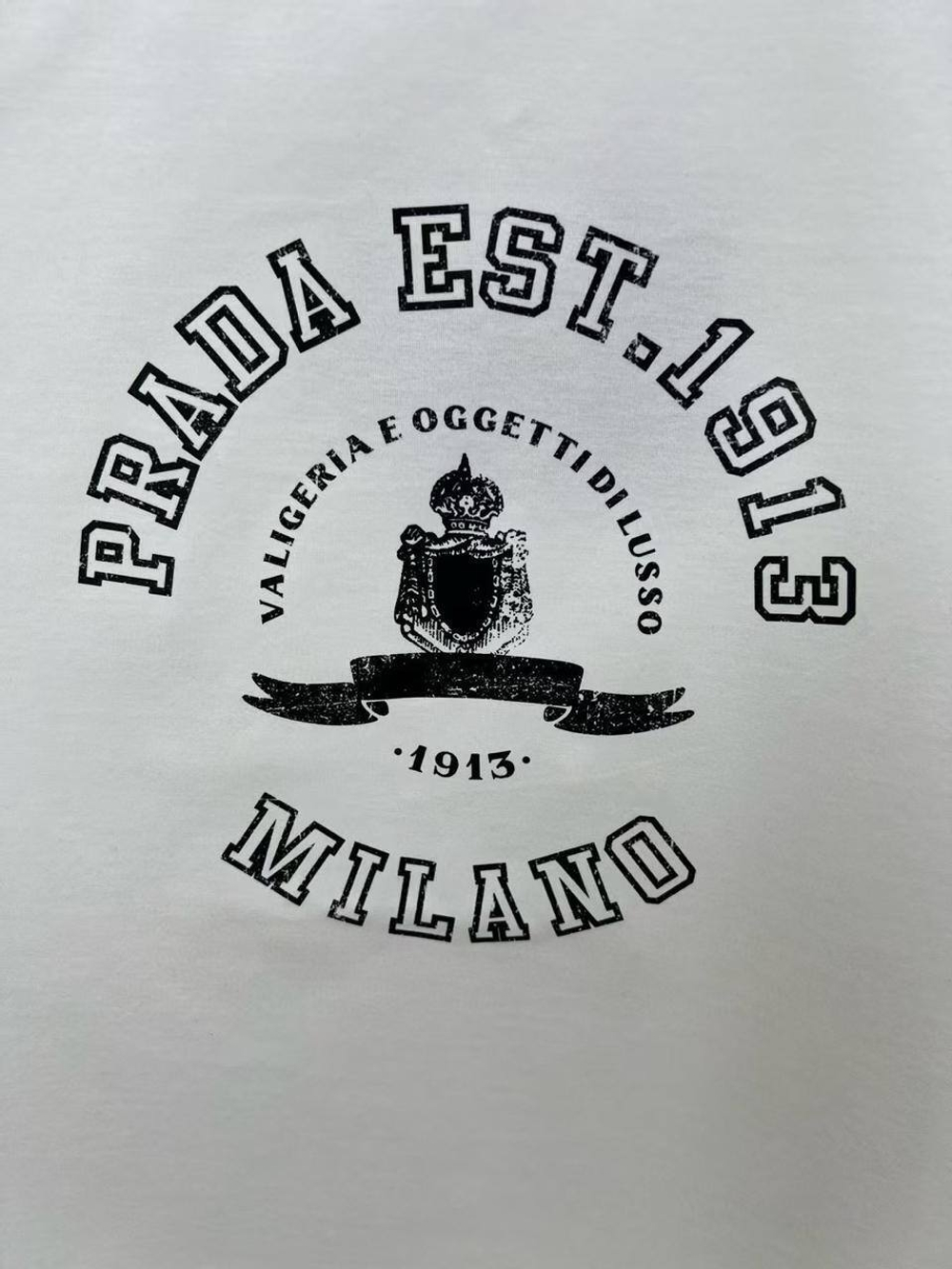 Футболка Prada