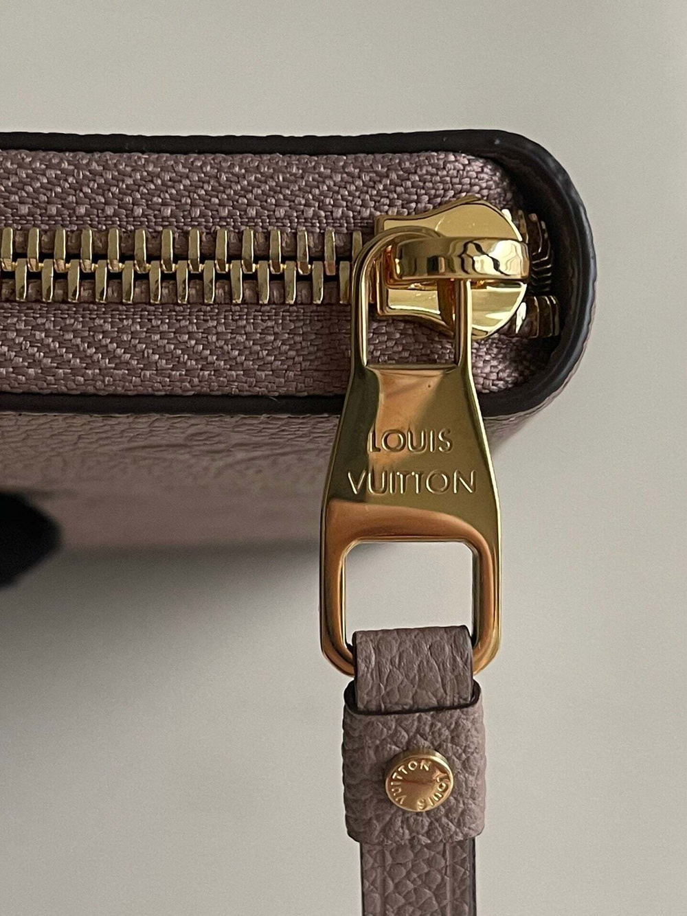 Louis Vuitton Zippy Wallet