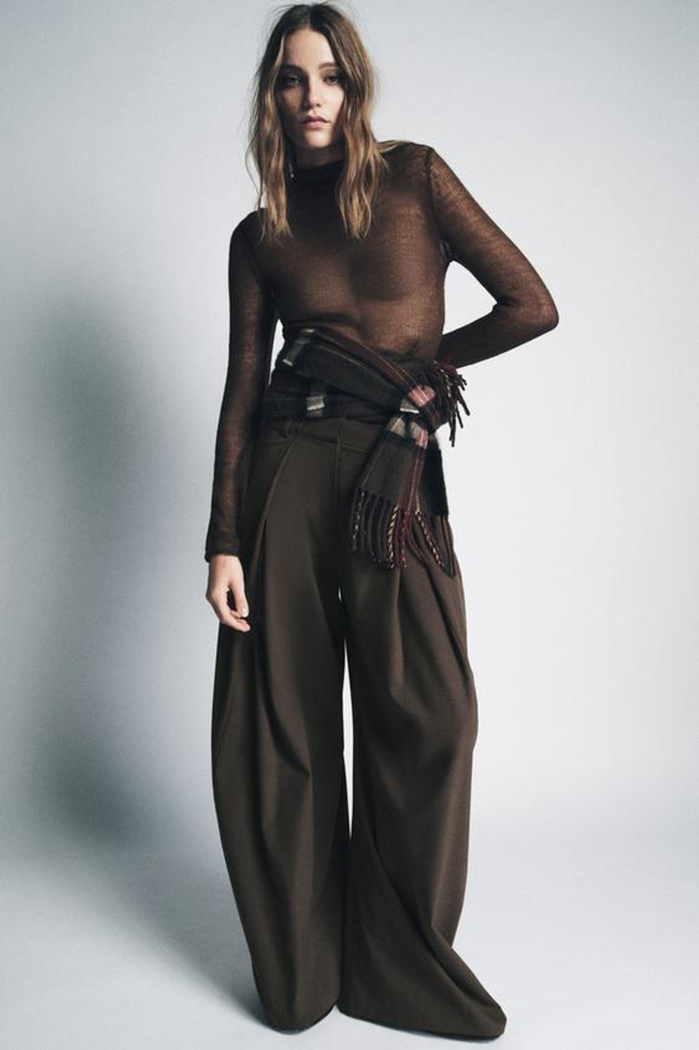 ZARA БРЮКИ WIDE LEG С ЗАЩИПАМИ — ZW COLLECTION, КОРИЧНЕВЫЙ