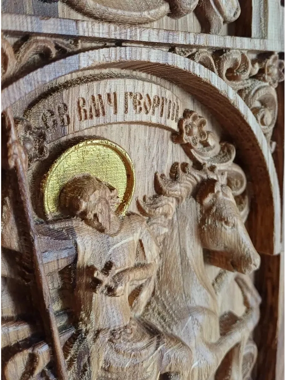 Освященная Икона Георгий Победоносец резная рама из дуба