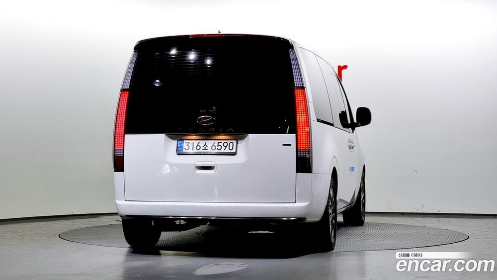 Hyundai Staria 4WD 라운지 7-и местный (11.2022)