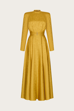 ПЛАТЬЕ ИЗ ГОРЧИЧНОГО ШЕЛКОВОГО ЖАККАРДА