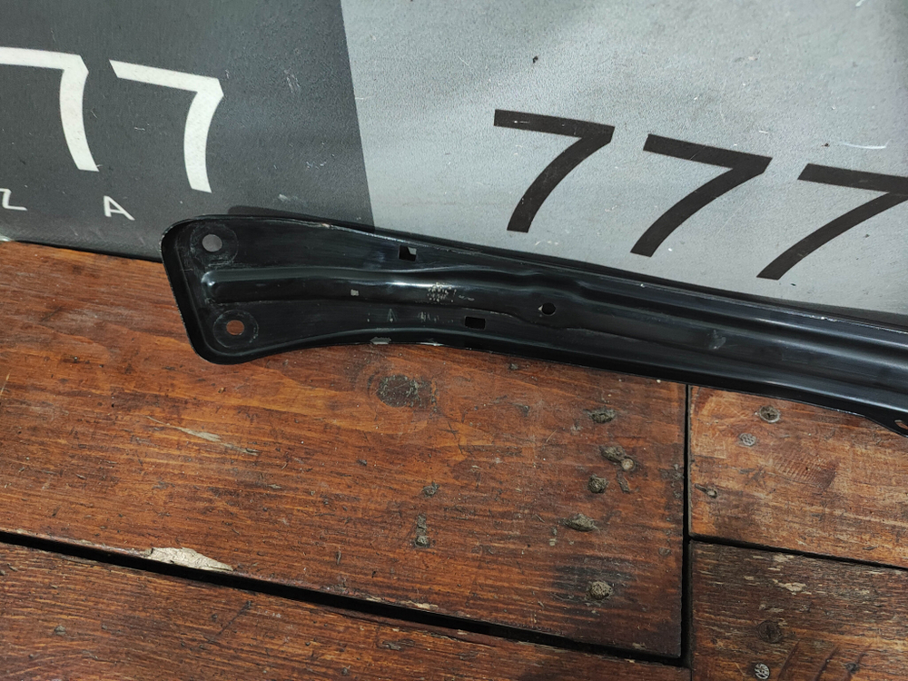 Кронштейн панели передней правый Skoda Kodiaq 16-нв Б/У Оригинал 565806930