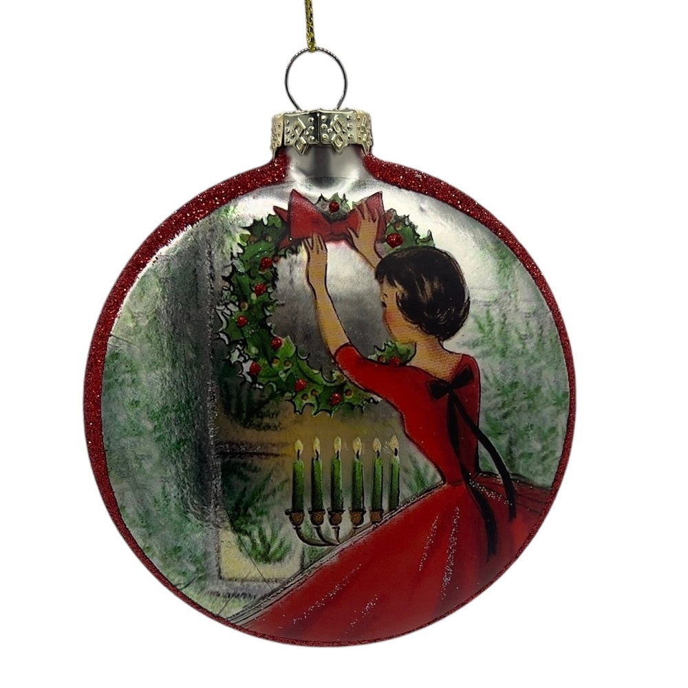 Игрушка с изображением девушки