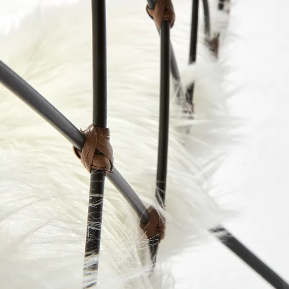 Кресло Claque белый мех