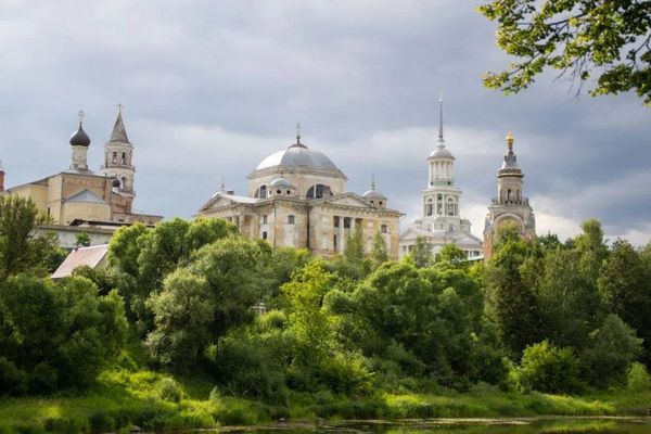 Торжок: где вечность дышит в каждом камне