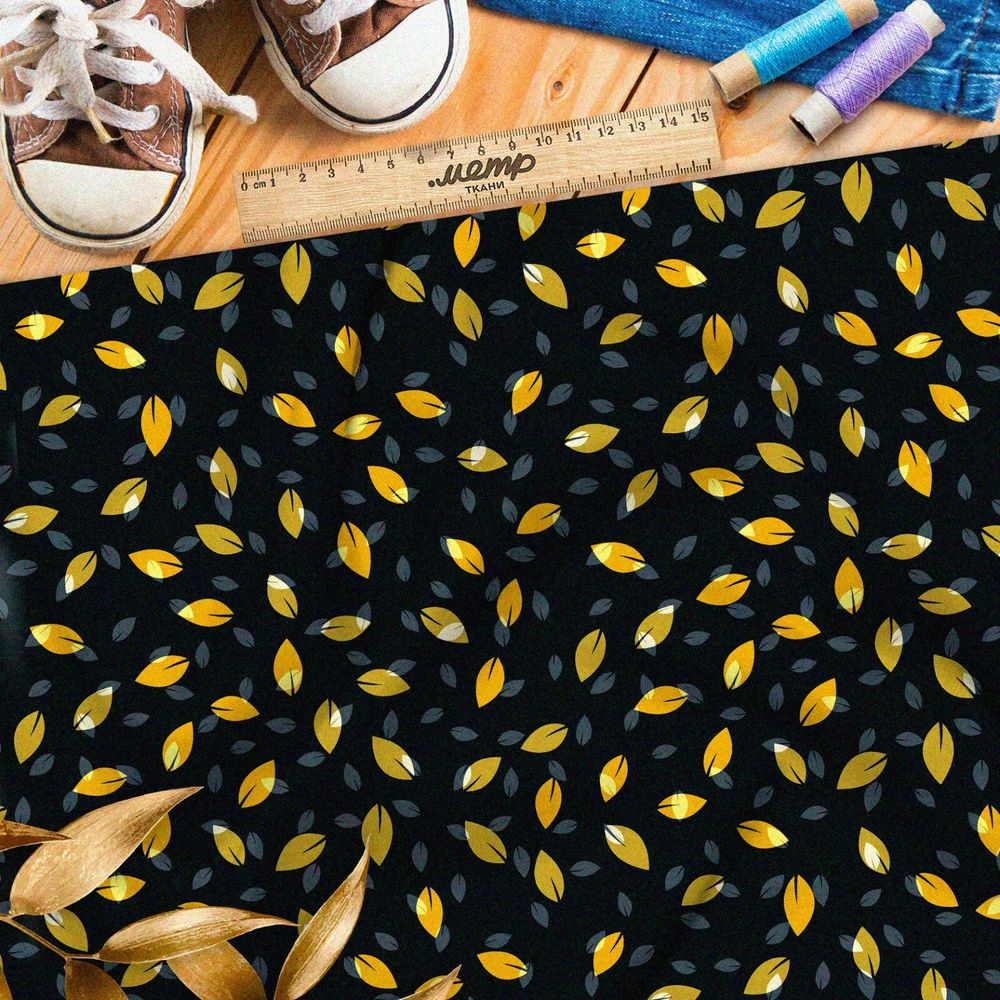 Ткань шелк Армани опадающие жёлтые листья на чёрном фоне