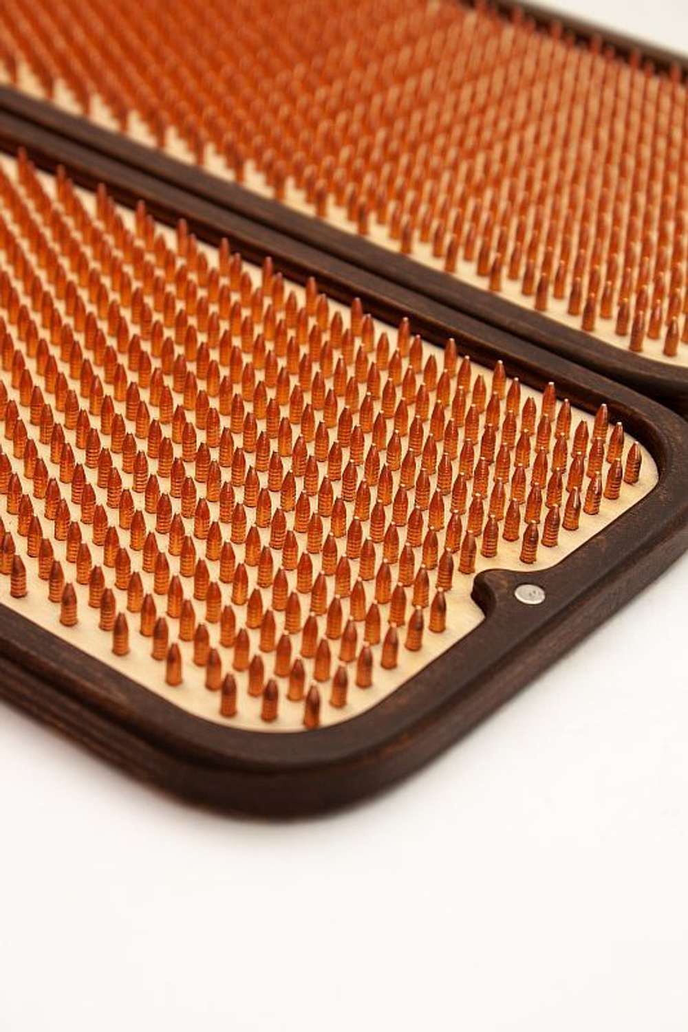 Доска садху Ом на мандале медные гвозди