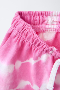 ZARA ШОРТЫ С ПРИНТОМ ТАЙ-ДАЙ, ЦВЕТ ФУКСИИ