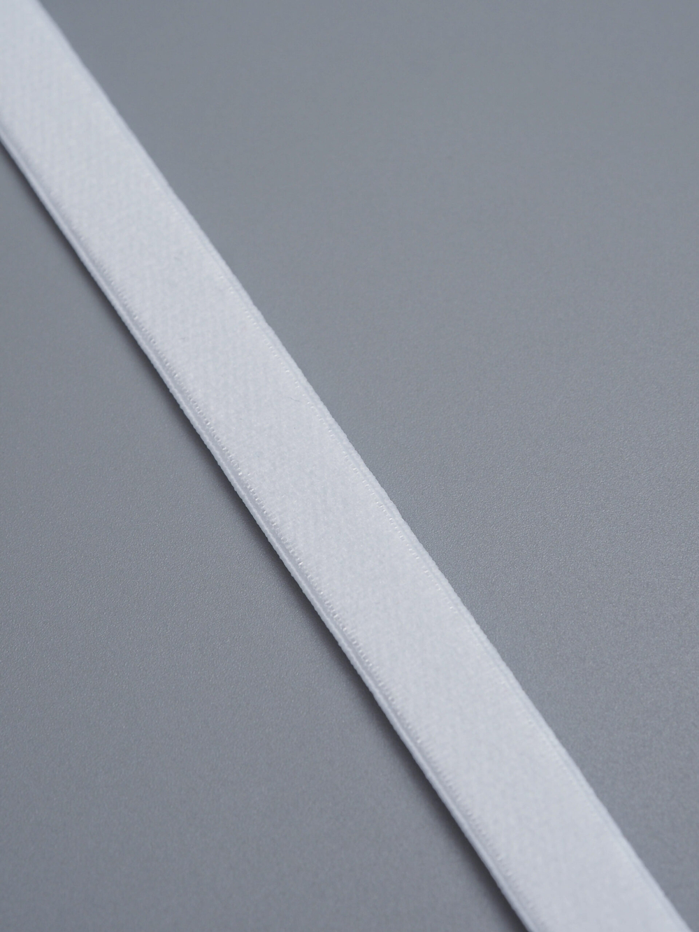 Резинка бретелечная холодная белая глянцевая ширина 10 мм