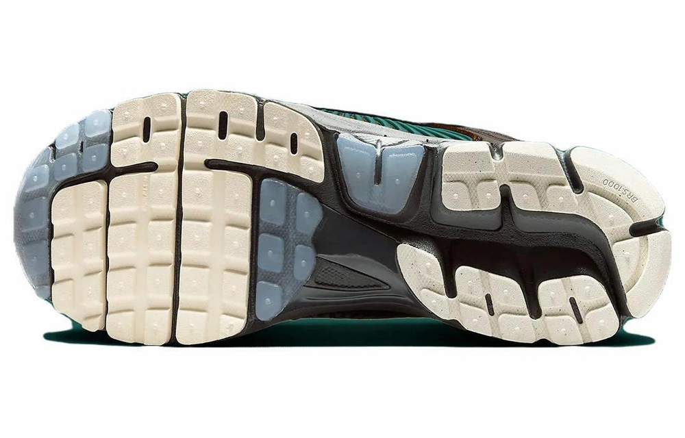 Кроссовки Nike Air Zoom Vomero 5