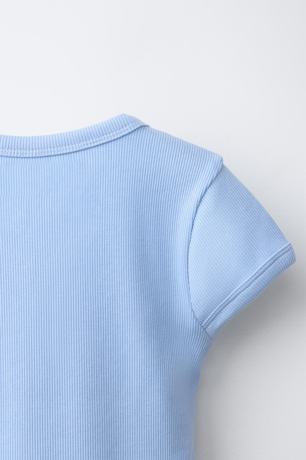 ZARA ТОП В РУБЧИК С V-ОБРАЗНЫМ ВЫРЕЗОМ, НЕБЕСНО-ГОЛУБОЙ