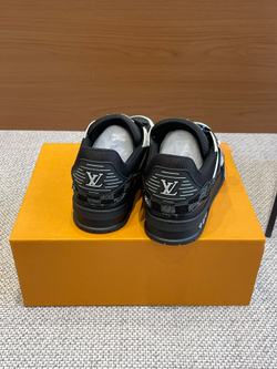 Louis Vuitton Trainer Sneaker