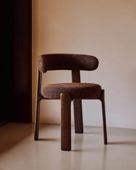 Стул Granite на 4 ножках из коричневого шенилла и массива ясеня в отделке орех