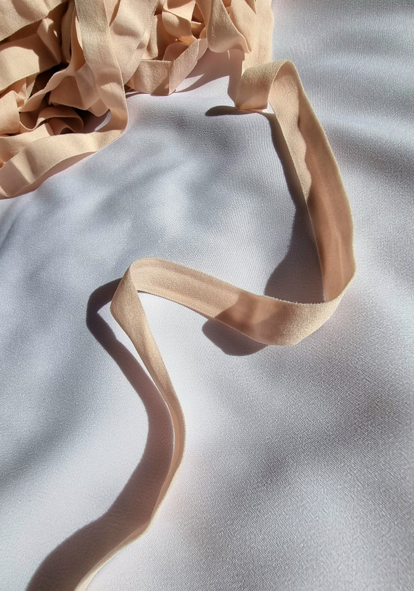 Бейка эластичная матовая 16мм серебристый пион