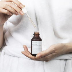 Mary&May Niacinamide + Chaenomeles Sinensis Serum осветляющая сыворотка для лица против пигментации и постакне