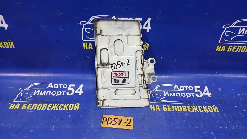 Лючок бензобака MITSUBISHI DELICA 1998