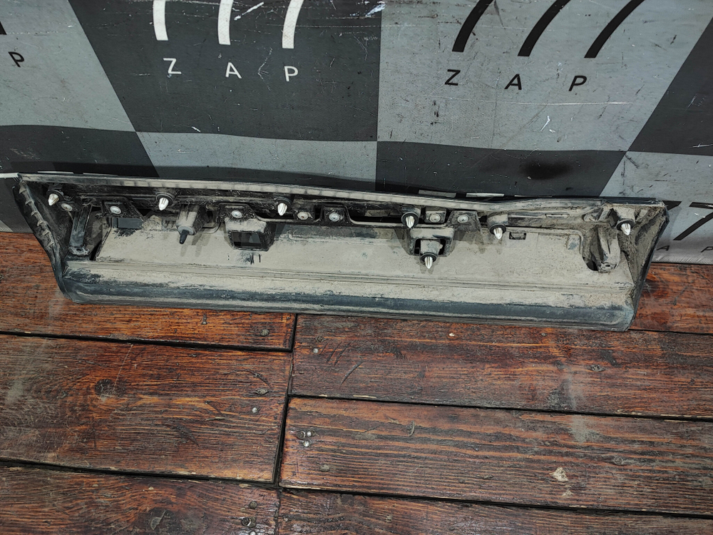 Накладка двери задней правой Haval F7 1 22-24 Б/У Оригинал 5500800XKQ11A8L