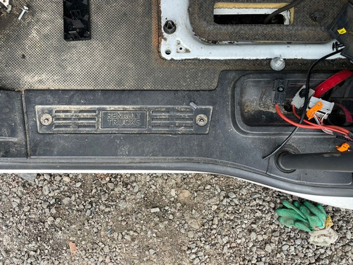 Накладка порога левого