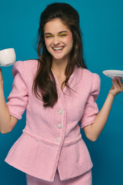 Жакет с объемными плечами и баской леденцовый