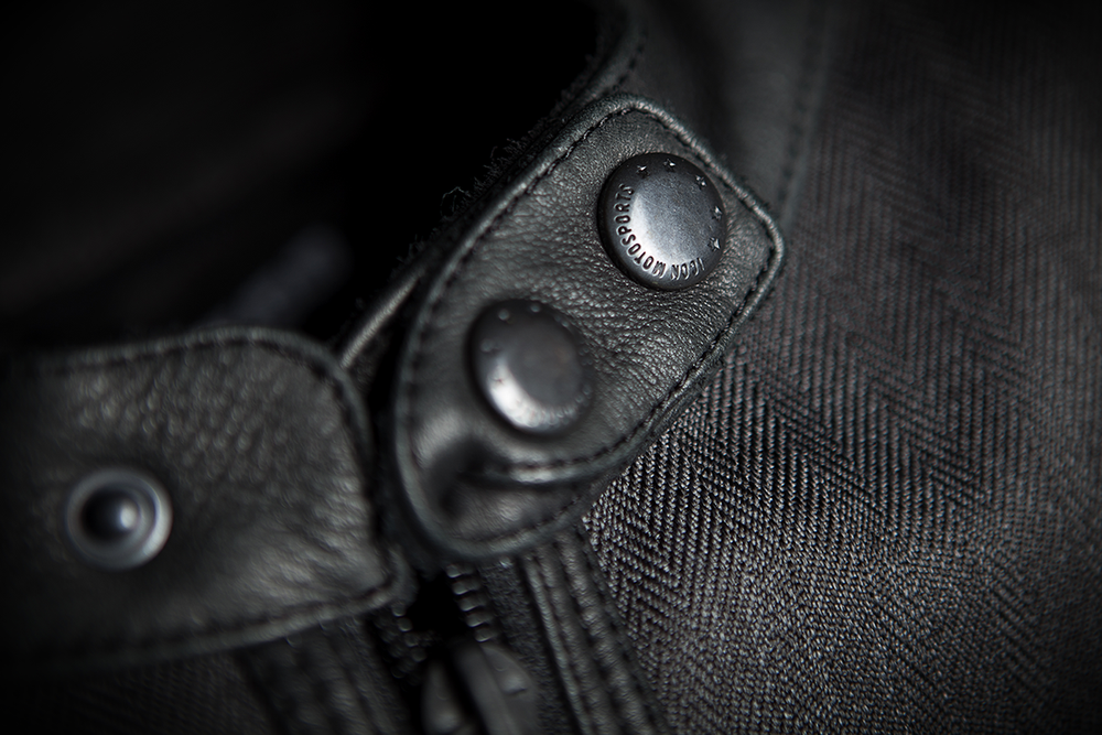 Мотокуртка - ICON 1000 VIGILANTE (текстиль+кожа, черная)