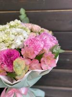 Букет в сером крафте