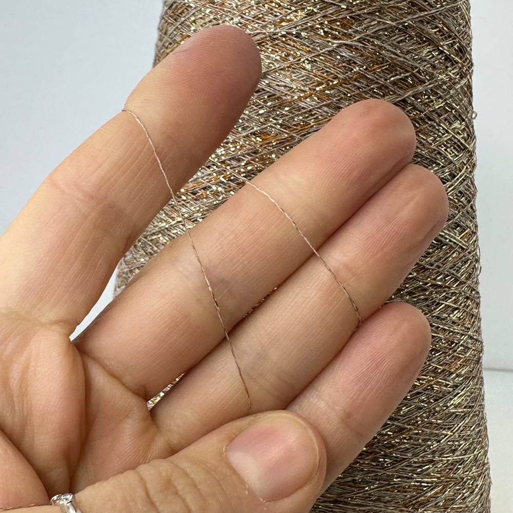 SPARVIERO - Torcitura di Domaso; 73% лен, 9% люрекс, 19% п/а; 1850м/100гр; цвет: медный песок; Есть бобинка: 117; 200 гр S504